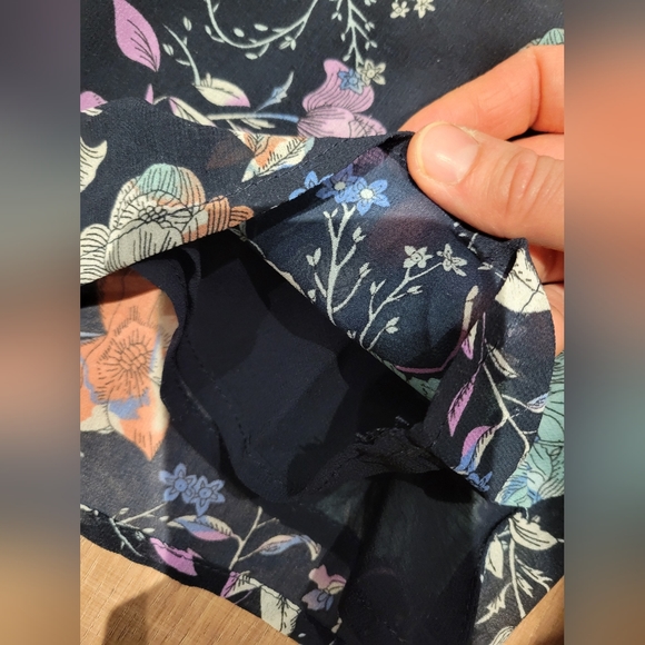 Floral top - Picture 2 of 4